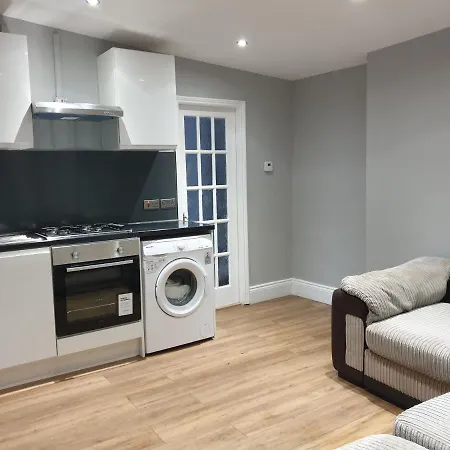Lovely 1 Bedroom Flat High Barnet 3 Mins Away Exterior photo