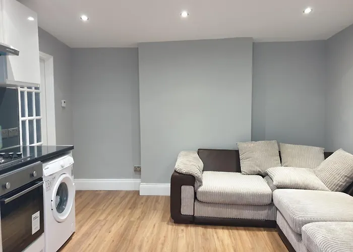 Lovely 1 Bedroom Flat High Barnet 3 Mins Away