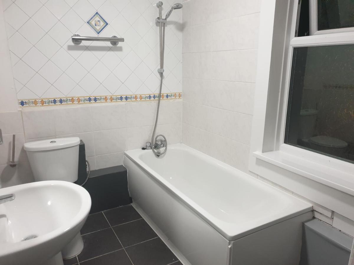 Lovely 1 Bedroom Flat High 3 Mins Away * Barnet