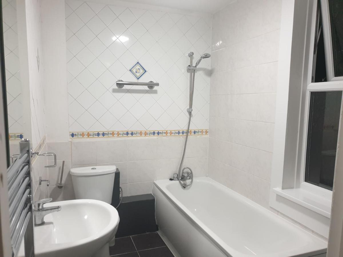Lovely 1 Bedroom Flat High 3 Mins Away Apartment